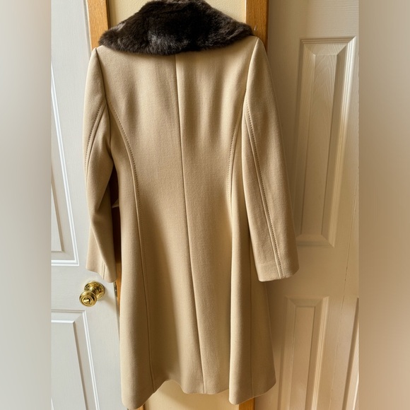 Kate Spade Wool Camel Coat with Large Faux Fur Collar - Picture 12 of 16